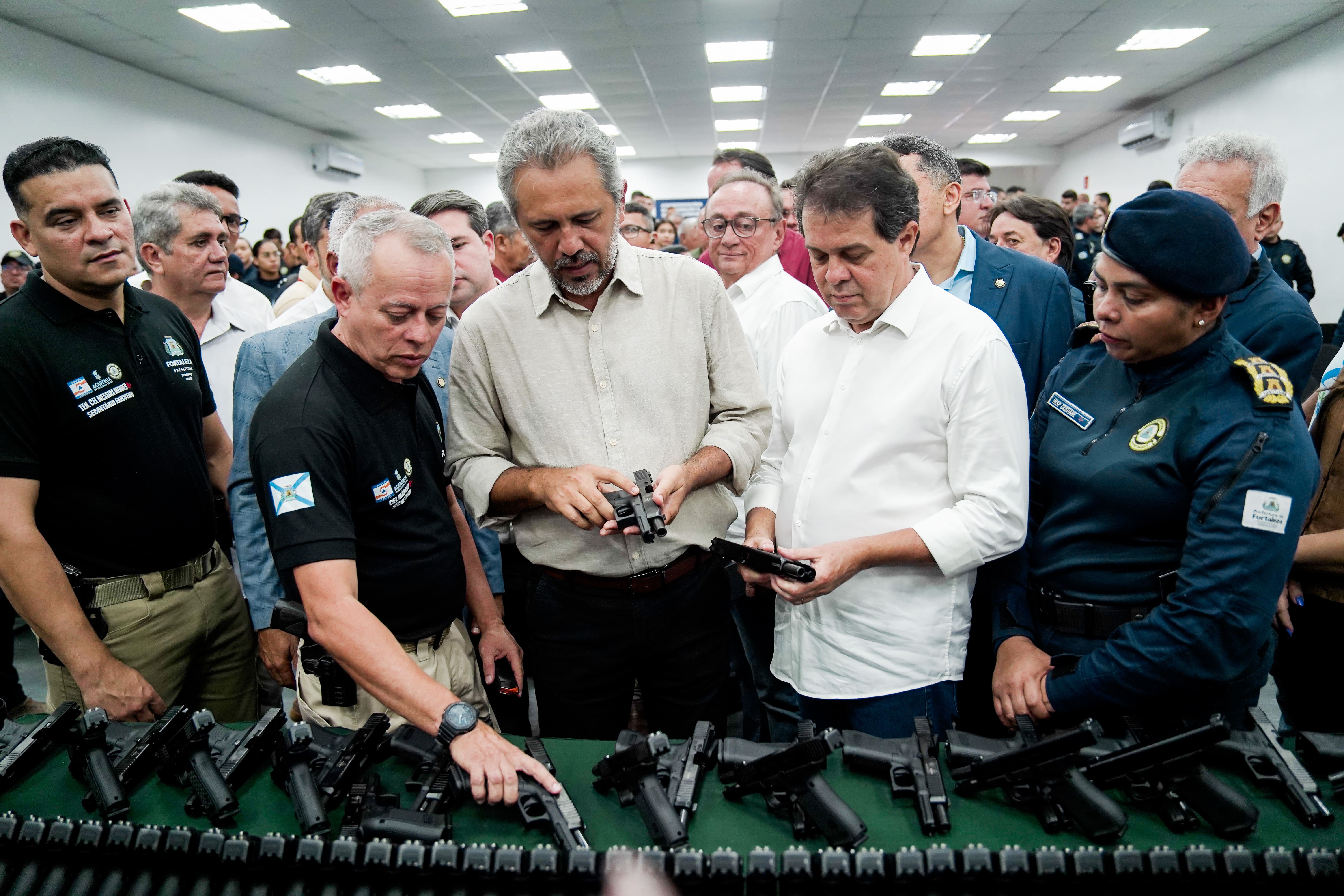 Evandro e Elmano celebraram a parceria pela melhoria da segurança pública em Fortaleza